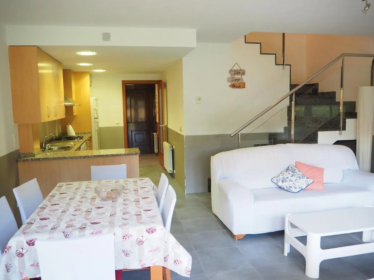 Villa Casa l'Escala, piscina comuntària i jardí privat 0*,  España